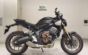 HONDA CB650R E-Clutch 2025 RH17