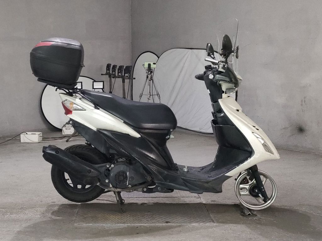 Фото Suzuki ADDRESS V125 с японского аукциона