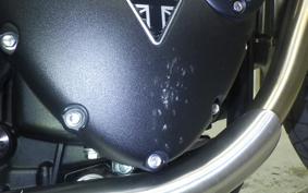 TRIUMPH STREET TWIN