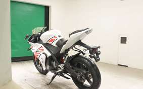 YAMAHA YZF-R125
