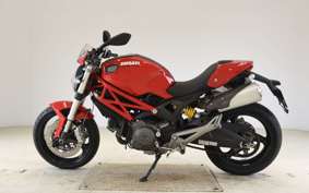 DUCATI MONSTER 696 + 2010
