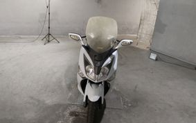 SYM GTS125i ..