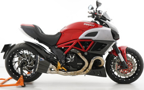 DUCATI DIAVEL 2011 ZDMG100ABBB