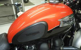 TRIUMPH BONNEVILLE T100 2016