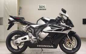 HONDA CBR1000RR 2005