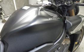 HONDA CB650R E-Clutch 2025 RH17