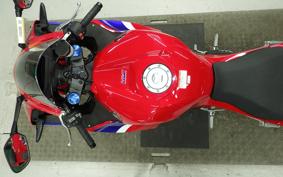 HONDA CBR600RR 2025