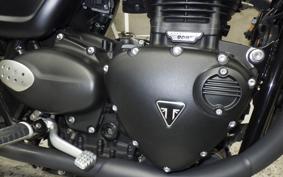 TRIUMPH STREET TWIN 2018