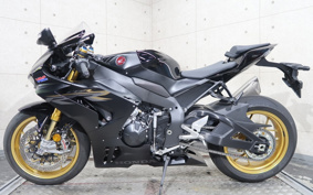 HONDA CBR1000RR-R FB SP 2023 SC82
