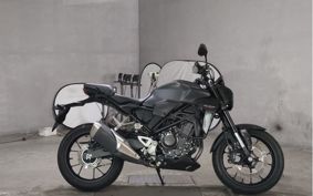 HONDA CB250R MC52