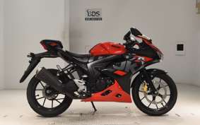 SUZUKI GSX-R125 DL33B