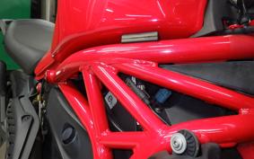 DUCATI MONSTER 821 2015