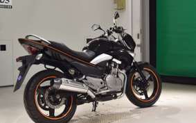SUZUKI GSR250