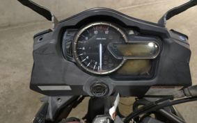 SUZUKI DL1000 ( V-Strom 1000 ) DD111