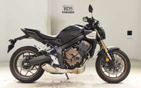 HONDA CB650R E-Clutch 2025 RH17