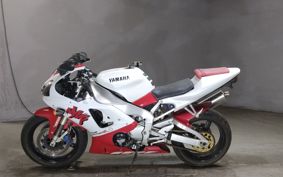 YAMAHA YZF-R1 RN01