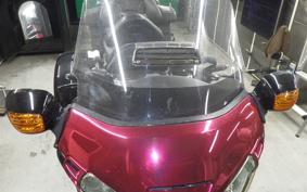 HONDA GL 1800 GOLD WING  TRIKE 2002