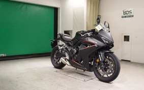 HONDA CBR650R E-Clutch 2025 RH17