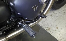 TRIUMPH BONNEVILLE BOBBER 2023