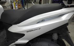 YAMAHA TRICITY 125 ヤネツキ SE82J