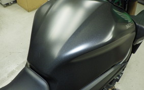 HONDA CB650R E-Clutch 2025 RH17