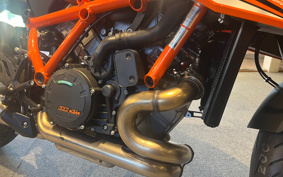 KTM 1290 SUPER DUKE R EVO V3940