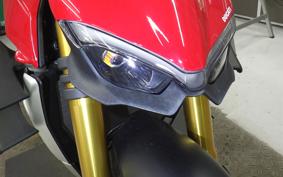 DUCATI STREETFIGHTER V4 S 2021