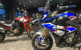 BMW S1000XR 2020 0D03