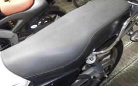 YAMAHA YB125SP 2015