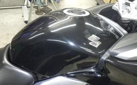 SUZUKI GSR250S 2015