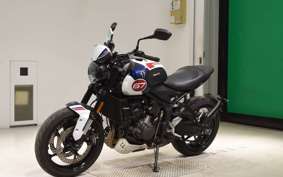 TRIUMPH TRIDENT 660 2024