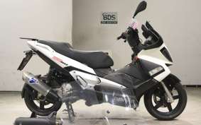APRILIA SR MAX 300 2012
