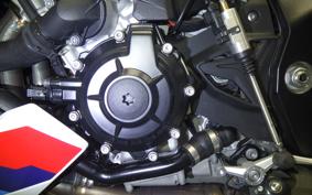 BMW M1000R 2025