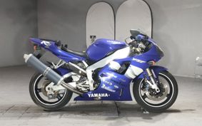 YAMAHA YZF-R1 2000 RN04