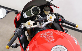 TRIUMPH DAYTONA 675 2007 TMD106