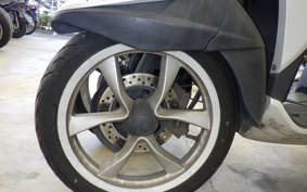 YAMAHA TRICITY 125 SE82J