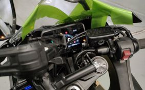 HONDA CBR650R E-Clutch 2025 RH17