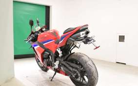 HONDA CBR600RR 2025 PC40