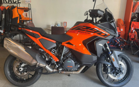 KTM 1290SUPERADO BENCH YAS 2025 V7940