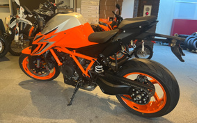 KTM 1290 SUPER DUKE R EVO V3940
