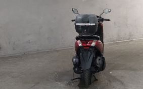 YAMAHA N-MAX 155 SG50J