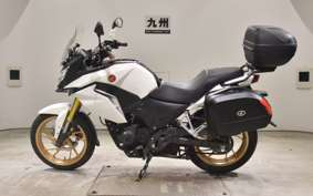 HONDA CBF190X 2025