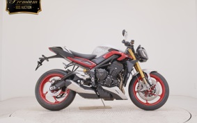 TRIUMPH STREET TRIPLE RX 2026