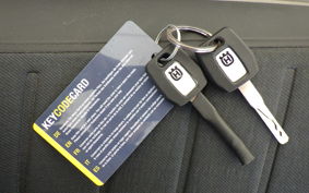 HUSQVARNA SVARTPILEN 401 2023