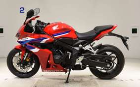HONDA CBR650R E-Clutch 2026 RH17