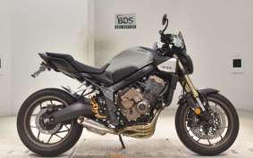 HONDA CB650R E-Clutch 2025 RH17