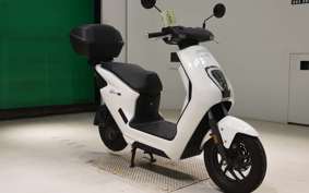 HONDA EM1 e: 2018 EF16