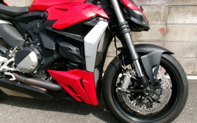 DUCATI  DUCATI  STREET  FIGHTER V2 2022 3F00