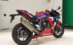 HONDA CBR1000RR R 2023 SC82