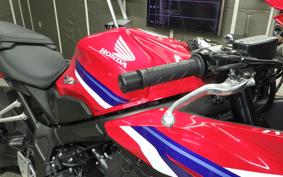 HONDA CBR650R E-Clutch 2025 RH17